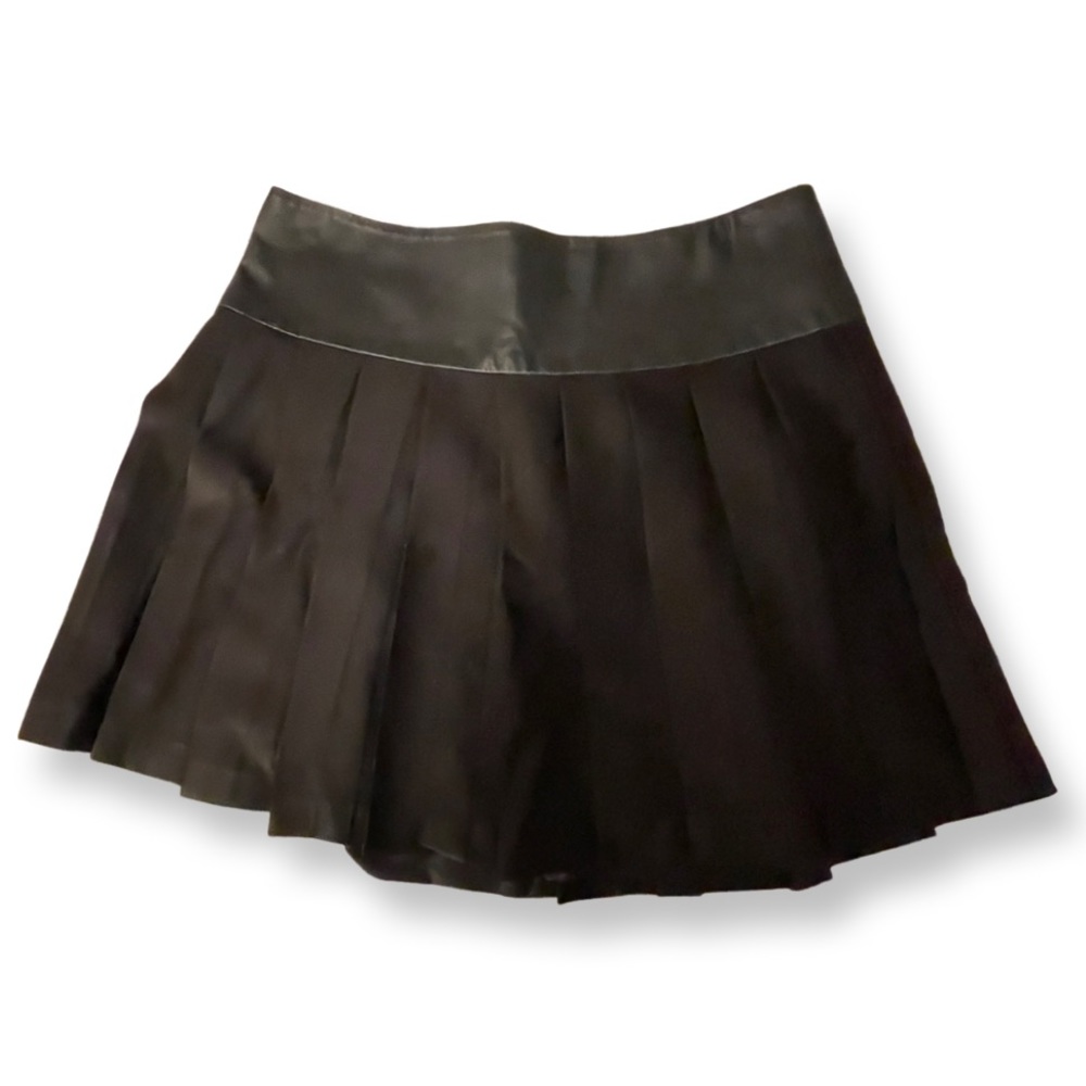 Alice + Olivia Black Pleated Mini Skirt w/ Leather Waist